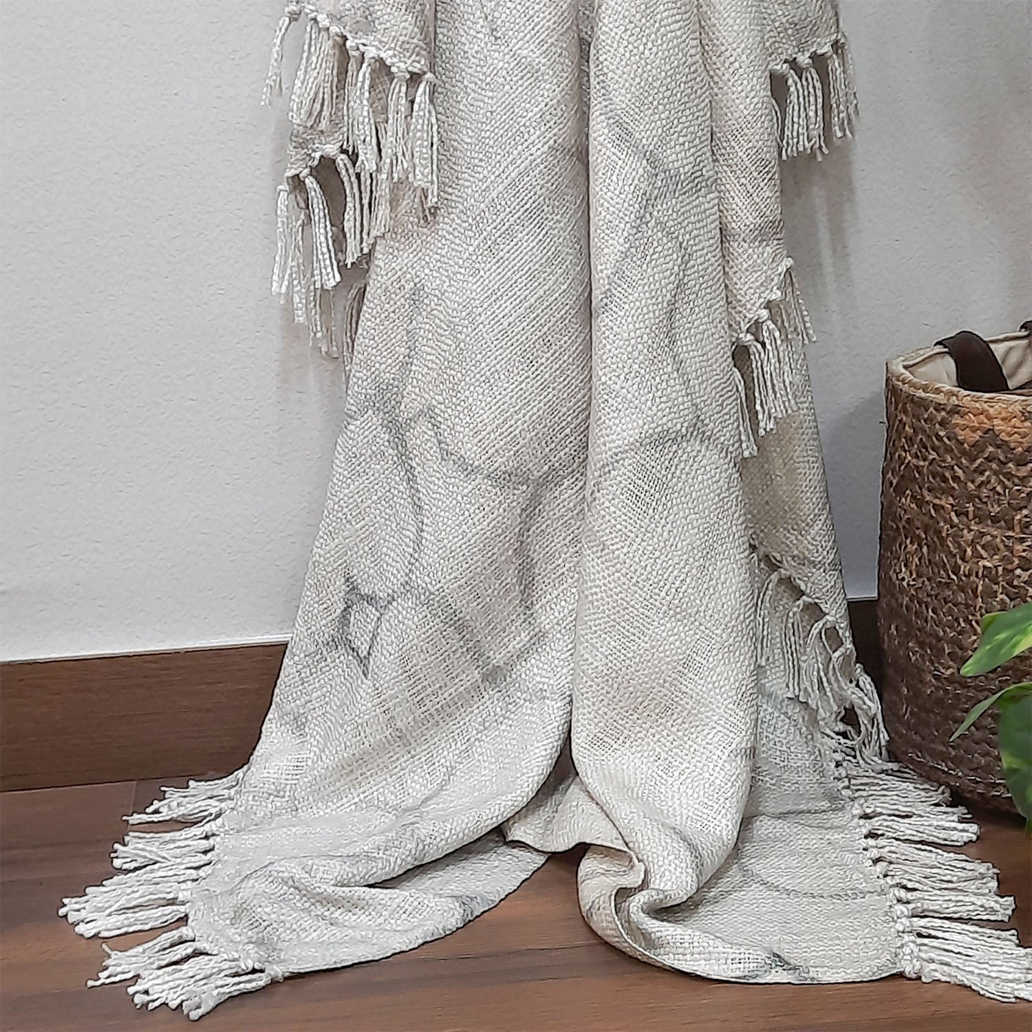 Avioni Beautiful Soft Sofa Throw | A must add to your living room | Modern Design Virgin Premium Polyester Slub Handloom Sofa Throw