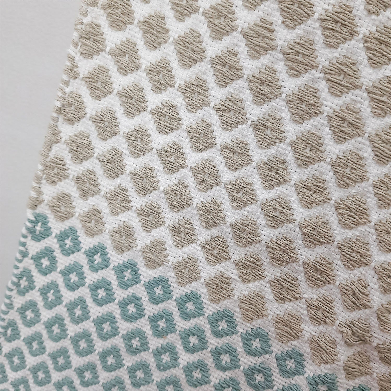 Avioni Contemporary Look Cotton Handloom weaved Floor Rug / Durrie – 120cm x 180cm (~4×6 Feet) – Green