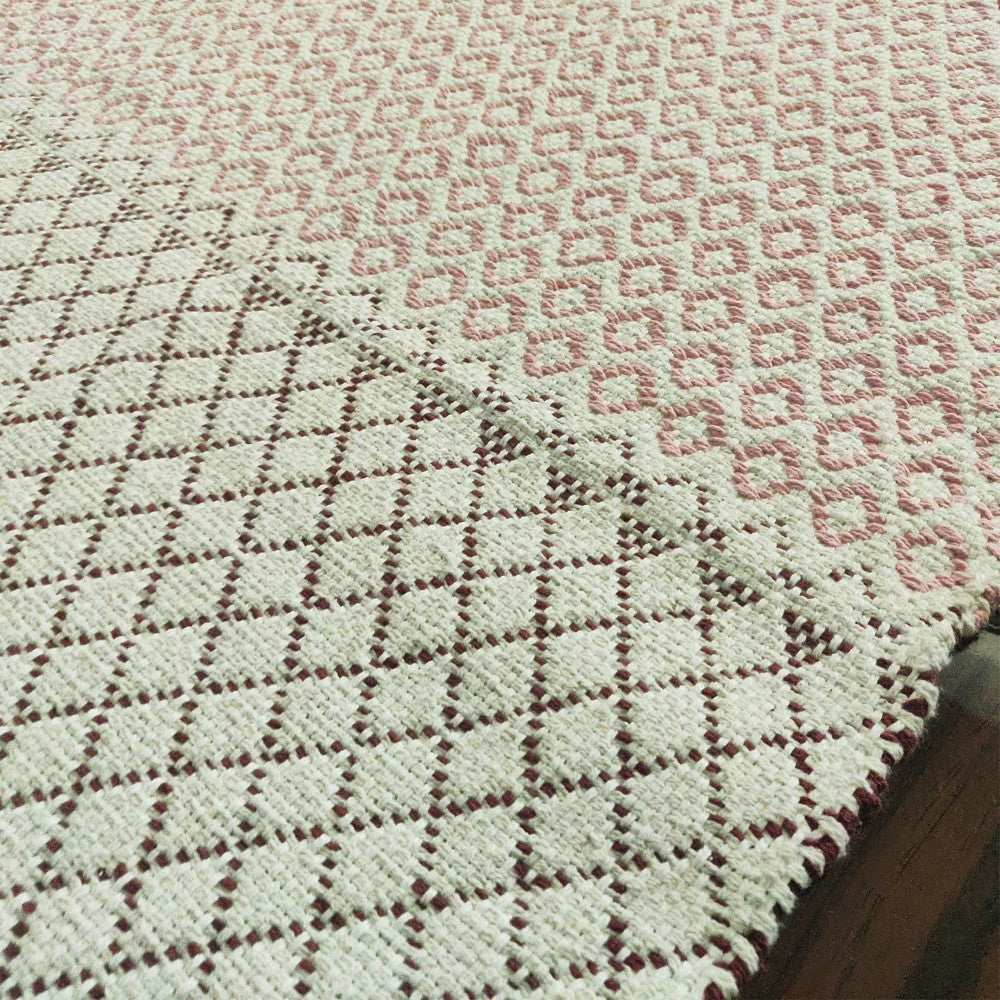 Avioni Contemporary Look Cotton Handloom weaved Floor Rug / Durrie – 90cm x 150cm (~3×5 Feet) – Red-Pink